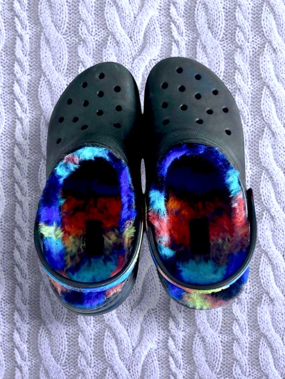 Crocs Big Kids Youth 4 Unisex Boys Or Girls Black Lined Clogs Rainbow Fuzzy - Picture 4 of 10